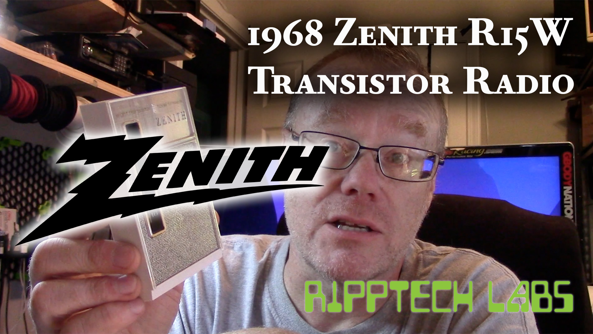 1968 Zenith R15W Transistor Radio